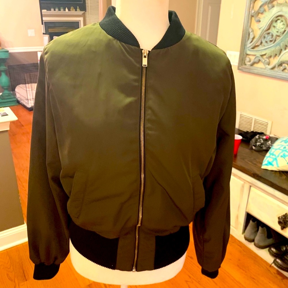 Army green thin bomber jacket